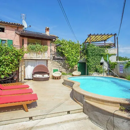 Vila Cozy In With Swimming Pool Žminj