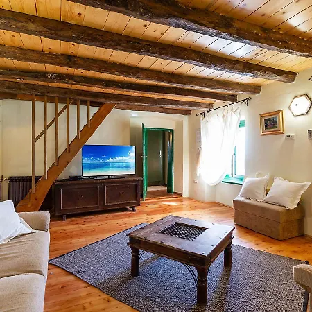 Cozy In With Swimming Pool Vila
