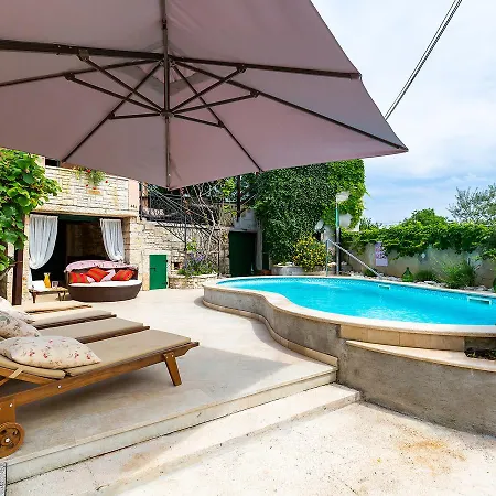 Vila Cozy In With Swimming Pool *