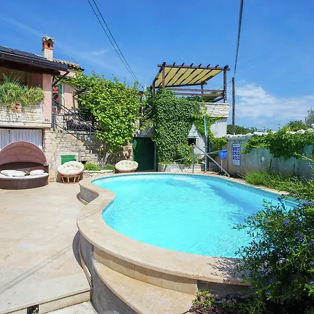 Villa Cozy In With Swimming Pool Žminj